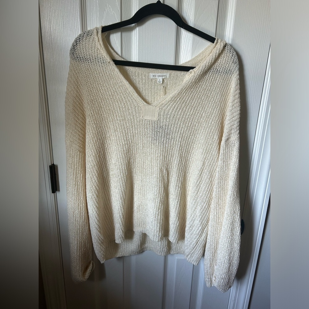 NWTs Women’s Blu Pepper Lightweight Sweater